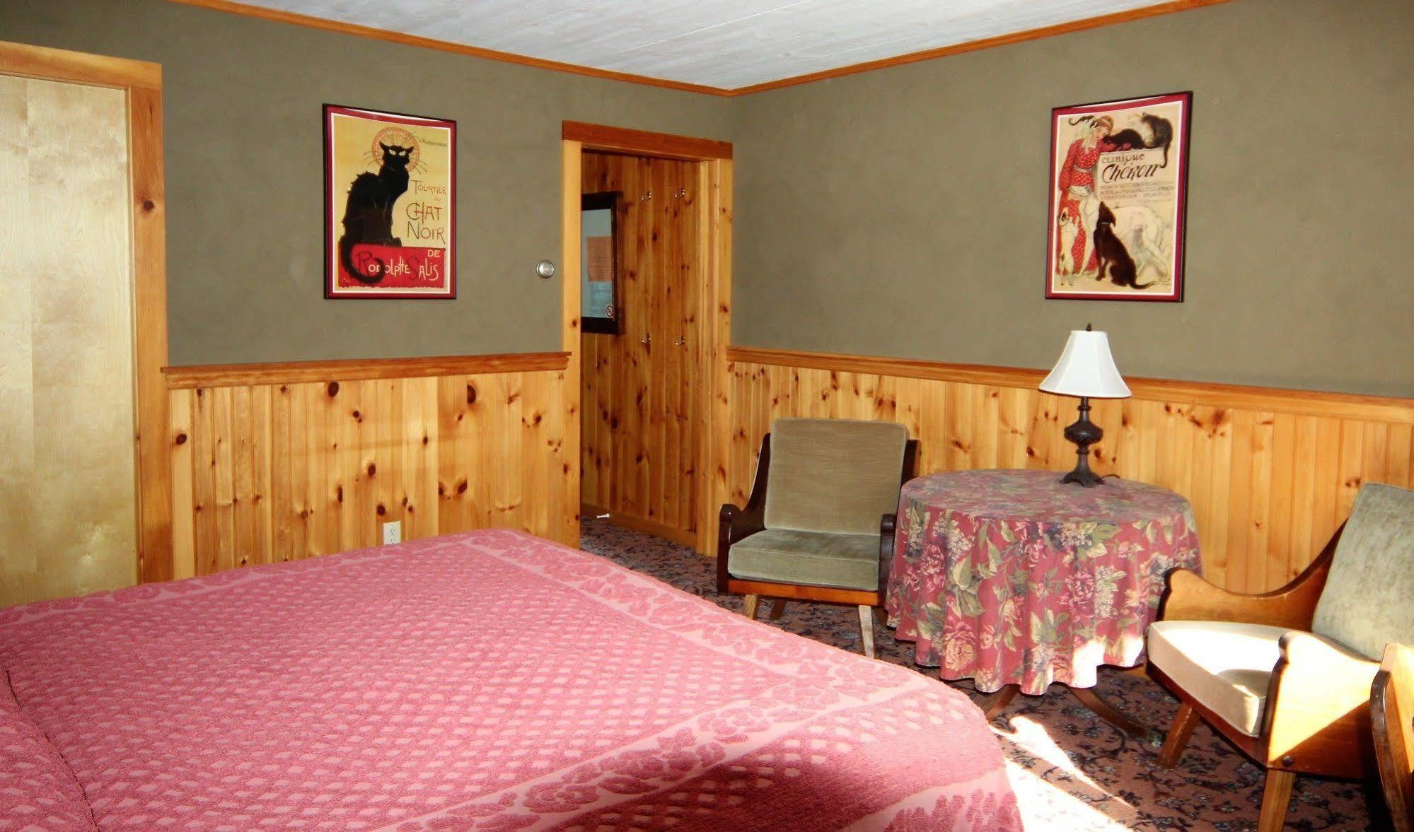 Blue Gentian Lodge At Magic Mountain Londonderry Exterior foto