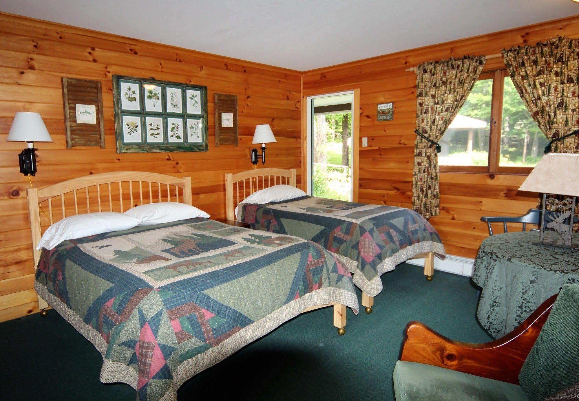 Blue Gentian Lodge At Magic Mountain Londonderry Exterior foto