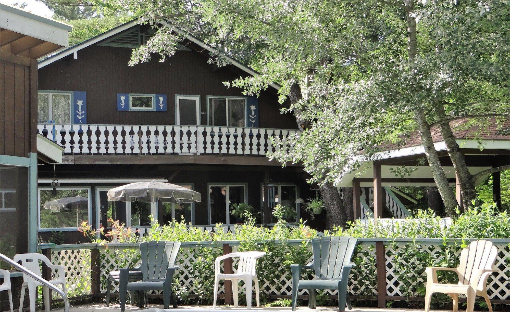 Blue Gentian Lodge At Magic Mountain Londonderry Exterior foto